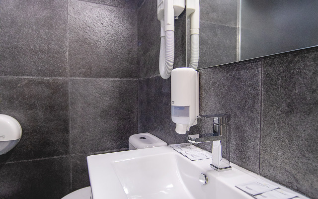 Aleks Na Zhukovskogo Hotel
