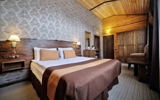 Отель Allure Lodge