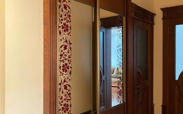 Квартира Рядом с Джума Мечетью