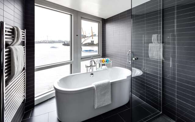 Radisson Blu Edwardian New Providence Wharf Hotel, London