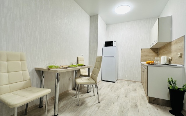 Uyutnaya Evro-dvukhkomnatnaya na 23 etazhe Flat