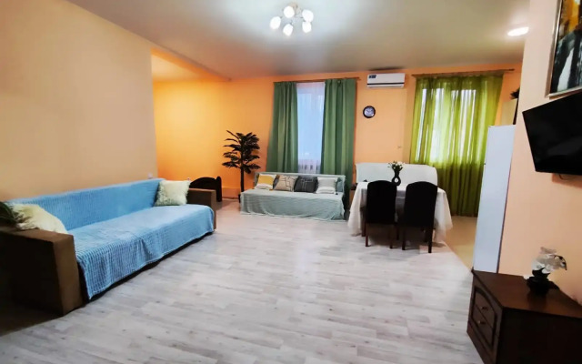 Na Olkhovskom Flat