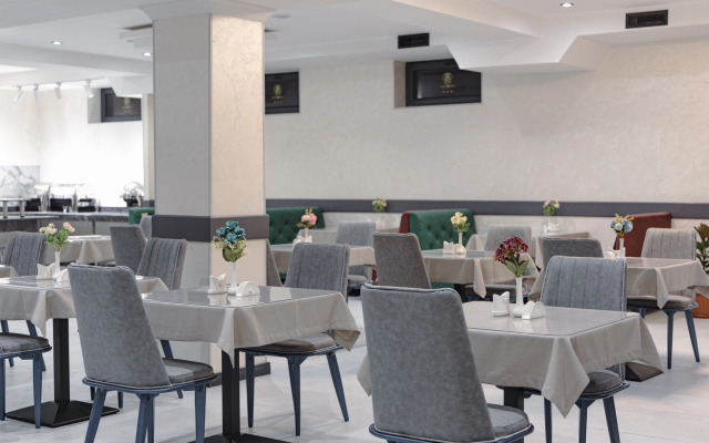 Art Royal Hotel