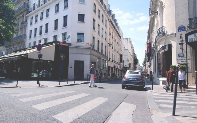 Rue de Ponthieu Central Furnished Apartment