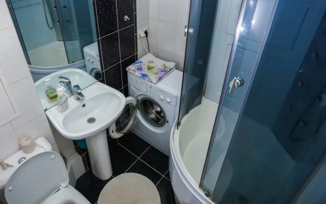 U Transportnoy Akademii Flat