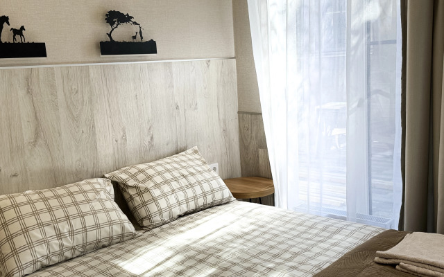 Zapovednyij Arhyiz Guest House