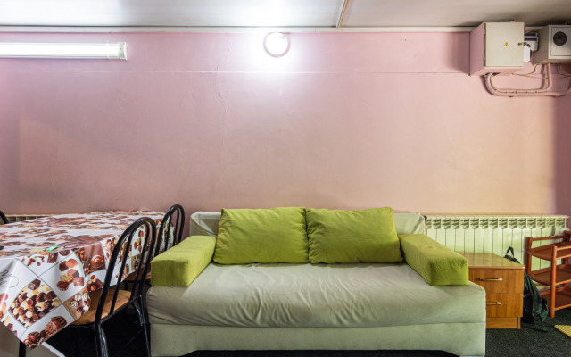 Na Leselidze 10b Guest House