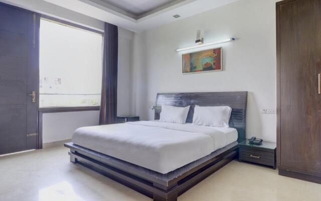 Blue Moon Residency Hotel & Restaurant Hotel