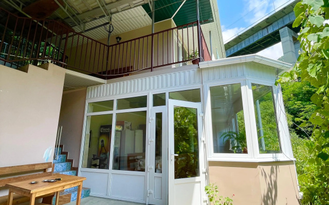 Na Bestuzheva Marlinskogo Guest House