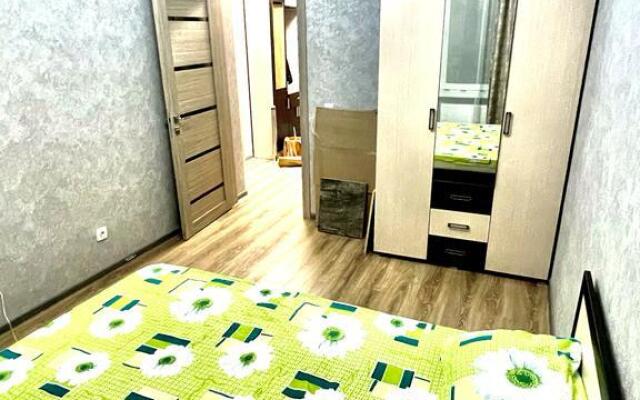 Na Nikolaya Ershova 65B/3 Apartments