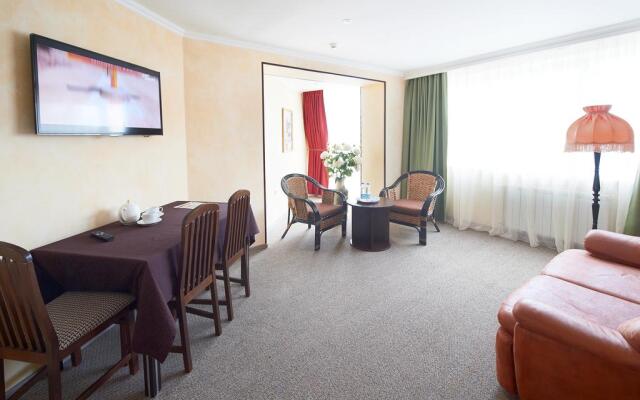 Avrora Hotel