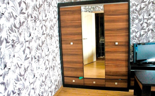Na Ulitse Artamonova 11/2 Flat