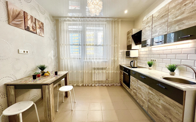 Uutnye Apartamenty v ZK Raduznyj Luks (ul. Solnecnaa 18)