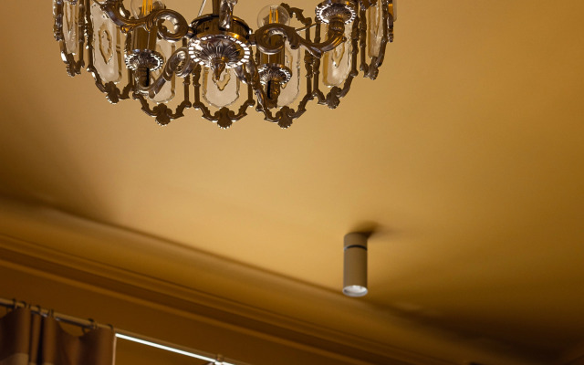 Stilnaya Dizaynerskaya V Odnom Iz Uyutnykh Rayonov Peterburga Flat
