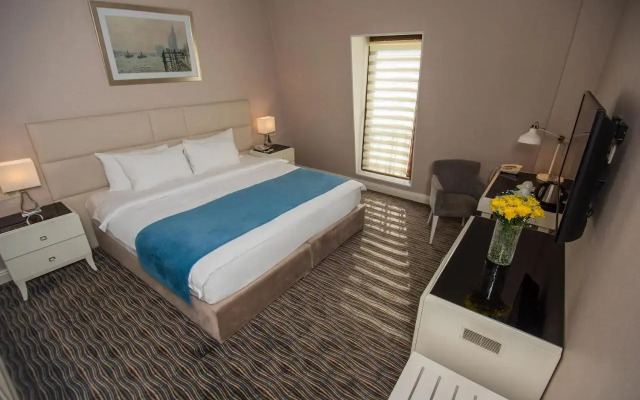 City Avenue Hotel
