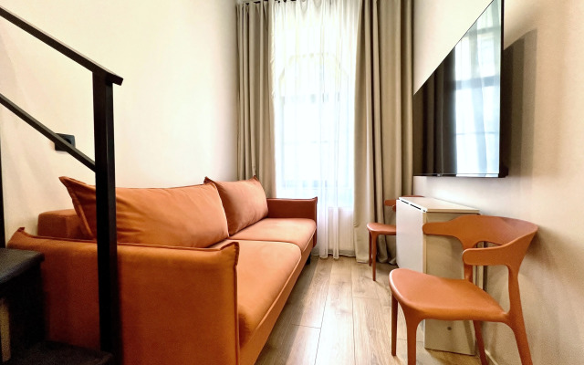 Studiya V Tsentre Pitera Sutkispb Mozhayskaya 10 Flat