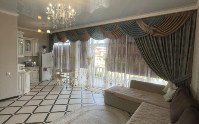 Zhemchuzhina u Morya Flat