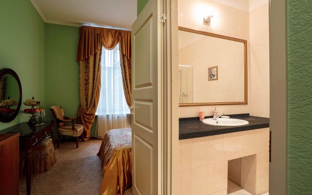Azhur Classic Mini-Hotel