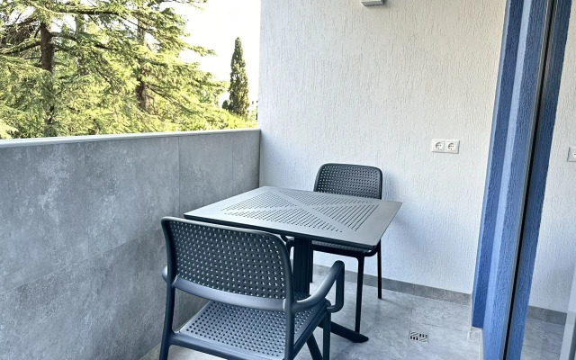 Na Pervomayskoy Ulitse 1 Apartments