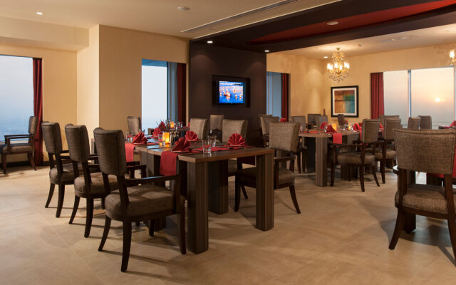 Carlton Downtown Hotel