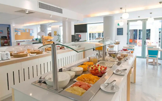 Alia Beach Hotel