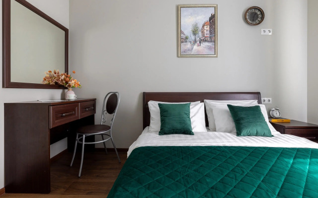 Квартира Трехкомнатная с видом на Невский проспект