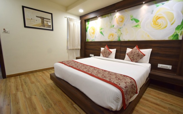 Pari Hotel