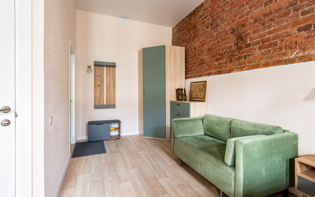 Квартира Яркая студия рядом с Невским Проспектом