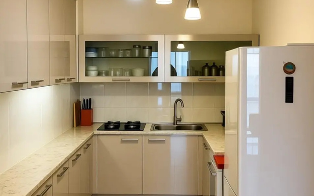 Апартаменты Spacious 2BR Apartment - Balcony & Prime Location
