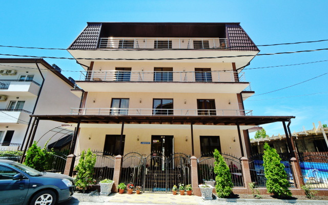 Ahilles Palas Guest house