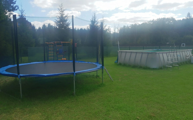 Chastnyij Dom s Verandoj i Saunoj Private House