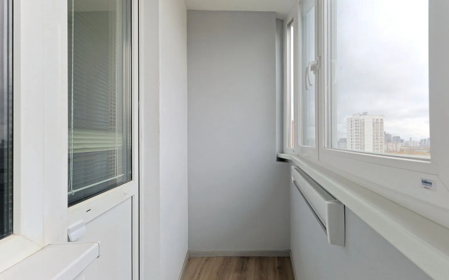 Snimite Eto Nemedlenno Flat