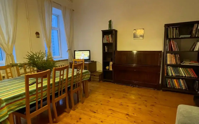 Квартира Атмосферная 3-комнатная в сердце Петербурга