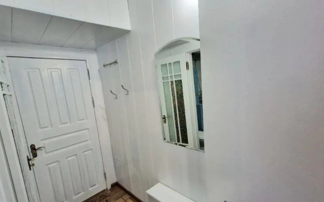 Na Ulitse Karpovicha 10 Apartments