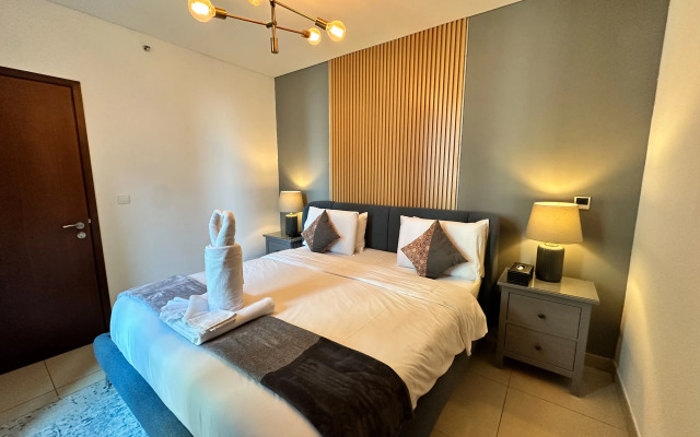 Апартаменты Vserve Spacious 1BR Majestic Burj Khalifa view