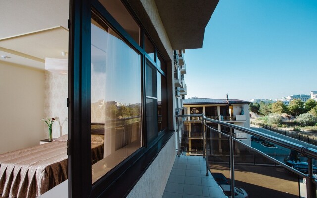 Luna Hotel