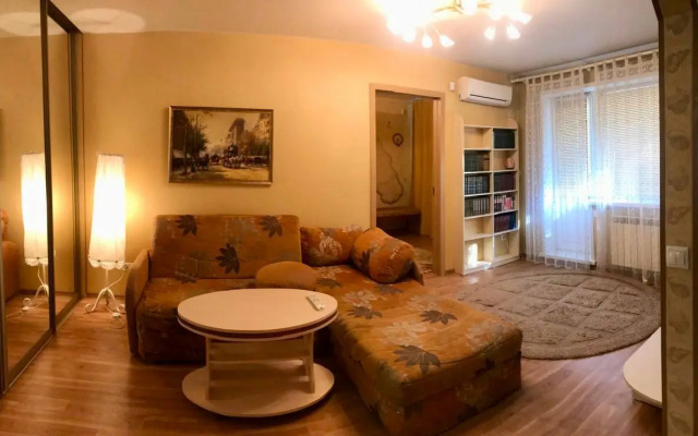 Квартира 2-комнатная с балконом на Ленина