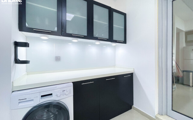 Апартаменты Luxury Penthouse with Marina and Sea Views|bnbme-2301