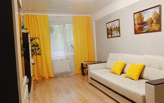 V Tsentre Kalugi Flat
