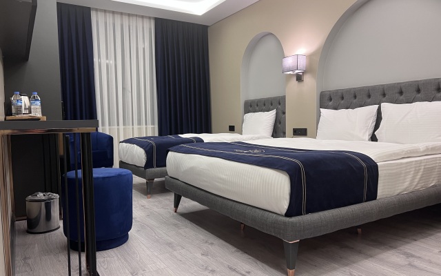 Loft Plus Hotel
