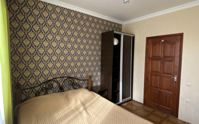 Na Prosvescheniya 152/2 Guest house