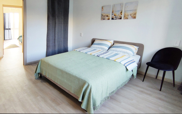Na Naberezhnoy Flat