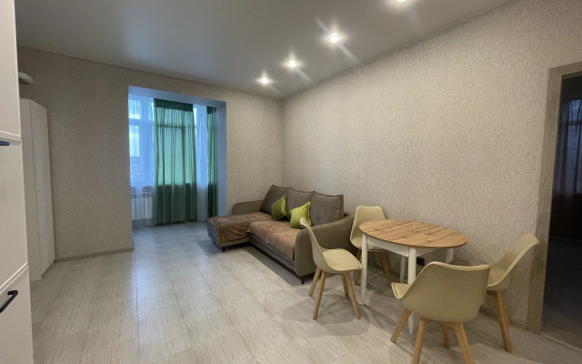 Квартира Просторная на Курсантов Кировцев