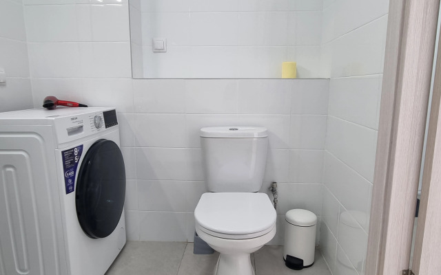 Na pereulke polimerniy Flat