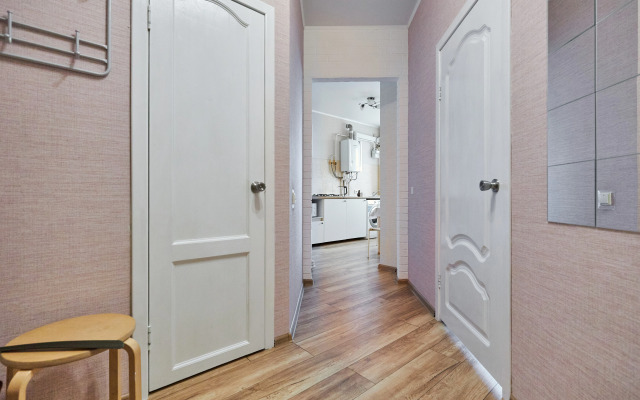 Komfortabelnaya Ryadom S Krasnoarmeyskoy Flat