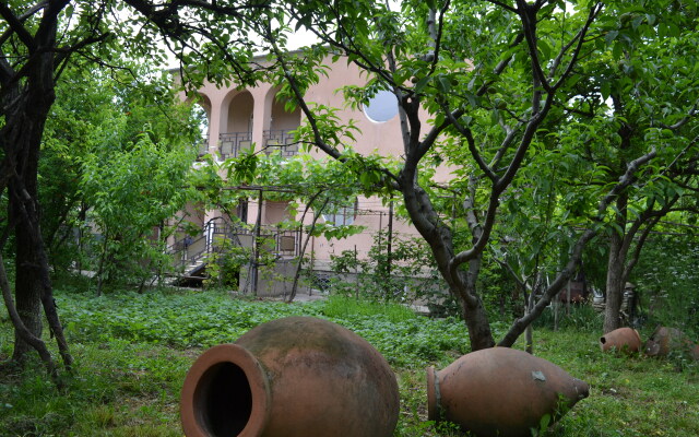 Saguramo Garden Guest House