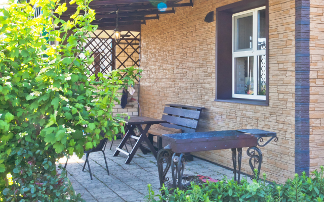 Lenivyij Delfin Guest house