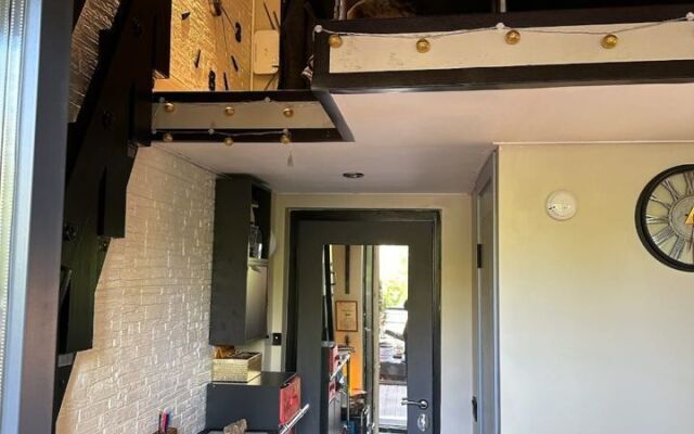 Апартаменты Люкс на 2-й Рощинской 10