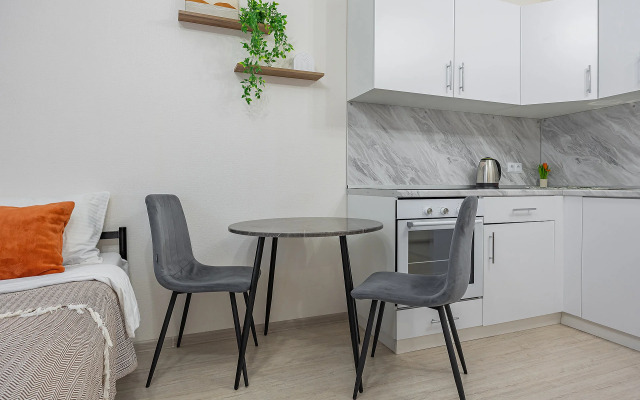 Квартира у Петровны. Студия в Ривер парке