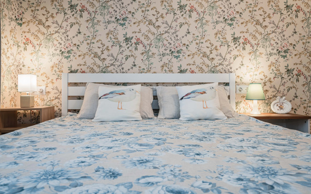 Квартира Трехкомнатная Московская 12